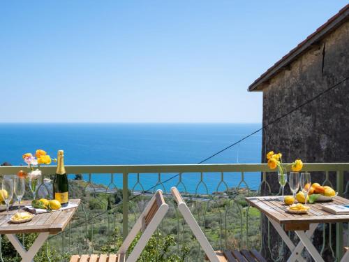 Cipressa House | Pet-Friendly Holiday Home Francesca - High Guest Ratings