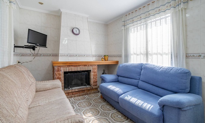 Alicante House | Guest Rated 10/10: Geranio Home with Private Terrace & Wi-Fi