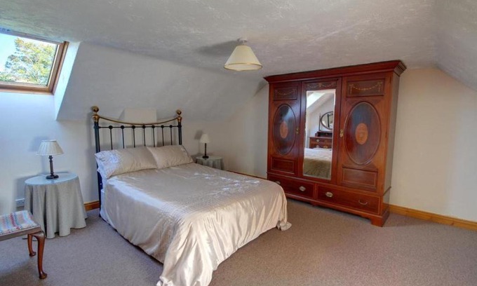 Bradworthy House | Pet-Friendly Holiday Home Near Interhome for Family Fun