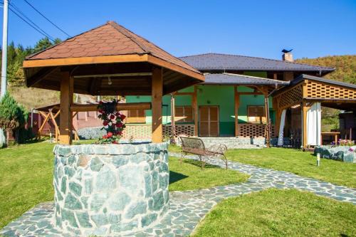 Sarajevo House | Inviting Holiday Home Green: 4-Star Getaway with Pool