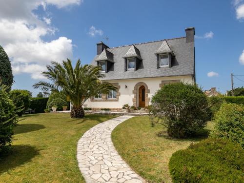 Pleumeur-Bodou House | Family-Friendly Retreat at Holiday Home Gueradur - PBU303