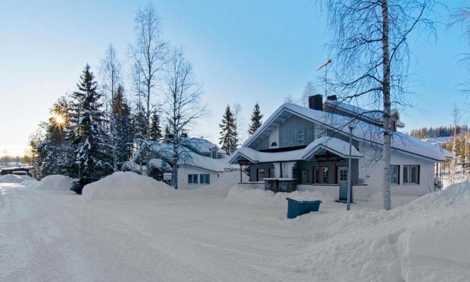 Kehys-Kainuu House | Pet-Friendly Hallantytär Holiday Home with Ski Ticket Offer