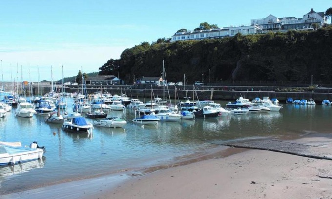 Saundersfoot House | Unforgettable Holiday Home Hallstatt for Family Getaways