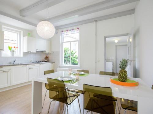 Harlingen House | Inviting House in the Heart of Harlingen for Families