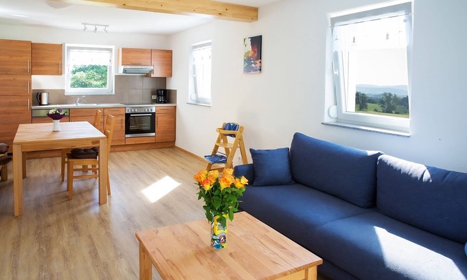 Hohenbodman House | Cozy Holiday Home with Private Terrace and Shared Garden