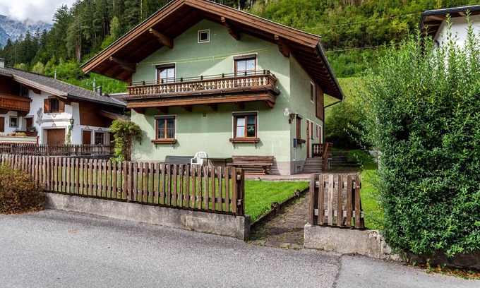 Leogang House | Relaxing Retreat at Haus Sinning with Mountain Views & Garden
