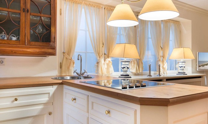 Kampen Apartment | Oceanfront Holiday Home Heideweg - Family-Friendly Getaway