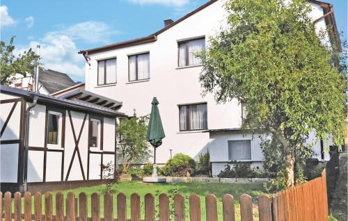 Herschdorf House | Inviting Home in Grobreitenbach with Family-Friendly Kitchen