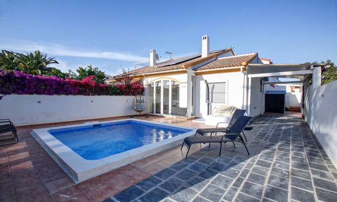 Vergel House | Relax in Holiday Home 'Historia' with Private Pool & Terrace