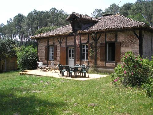 Leon House | Pet-Friendly Holiday Home Hollebarde by Interhome