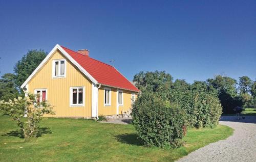 Holmsjo House | Cozy Home in Holmsj with Kitchen, Pet & Child Friendly