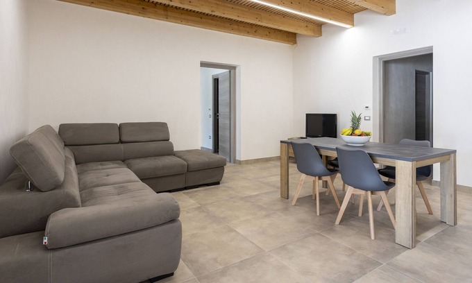 Digerbato House | Holiday Home 'Home Paradise' with Private Terrace, Wi-Fi and Air Conditioning