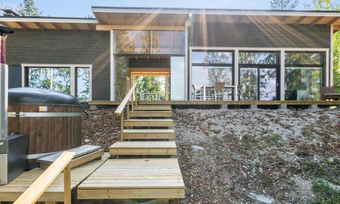 Enonkoski House | Pet-Friendly Cottage with Hot Pool at Kesäranta Retreat