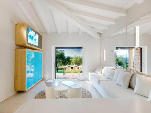 Puntaldia House | Relaxing House Boat Getaway with Oceanfront Views