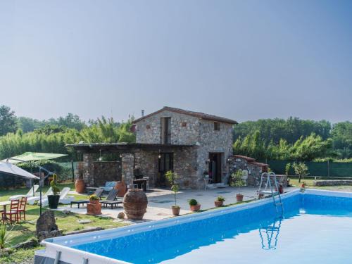 Castelvecchio House | Inviting Holiday Home I Sei Filari with Pool & Hot Tub