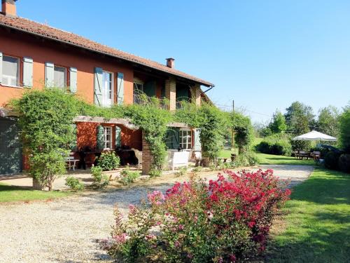 Capriglio House | Relax in Comfort at Holiday Home Il Marchese del Grillo