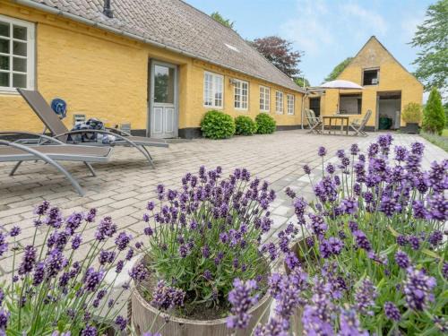Møgeltønder House | Discover Holiday Home Ilsa: Family-Friendly Retreat Near Sea