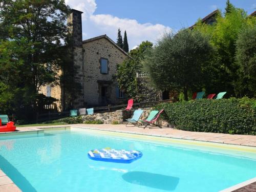 Pont-de-Labeaume House | Cozy Gite - Labeaume 2: Family-Friendly with Pool Access