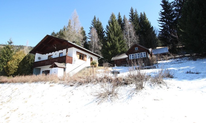 Arriach House | Cozy Holiday Home in Arriach near Lake Ossiach