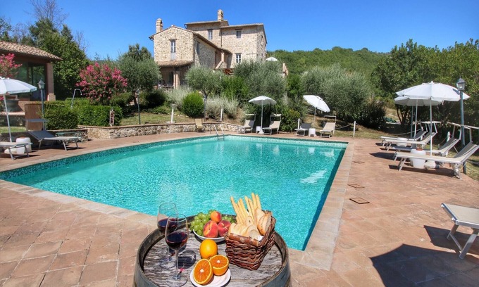 Assisi House | Top-Rated Belvilla by OYO Calendula: Pet-Friendly Retreat