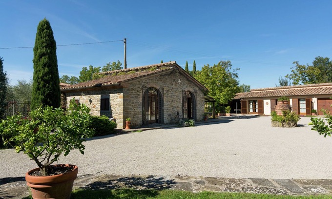 Cortona House | Top-Rated Belvilla by OYO Cicerchia: Family-Friendly Retreat