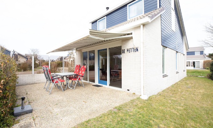De Koog House | Relaxing Holiday Home on Texel with Sauna & Pet Friendly
