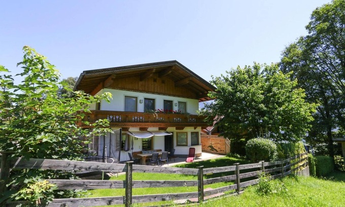 Fuegenberg House | Cozy Holiday Home Emberger in Fügen - Pet Friendly & More