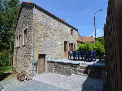 Onhaye House | Inviting Holiday Home in Fala - Family-Friendly Escape