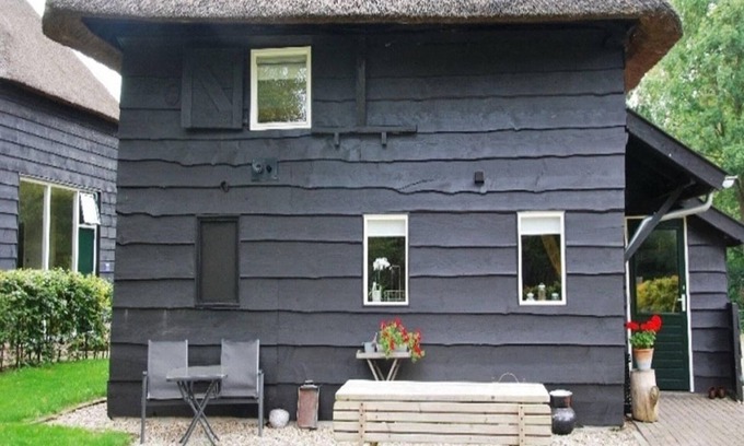 Ruinerwold House | Cozy Holiday Home in a Restored Barn, Ruinerwold