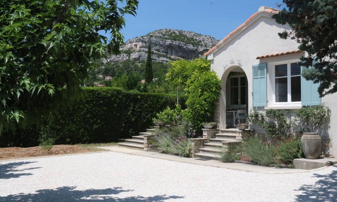 La Bouilladisse House | Idyllic Maison de Vacances en Provence near Pagnol Hills