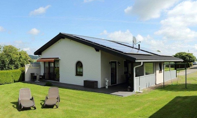 Gonnersdorf House | Relaxing Holiday Home in Gönnersdorf with Sauna & Spa