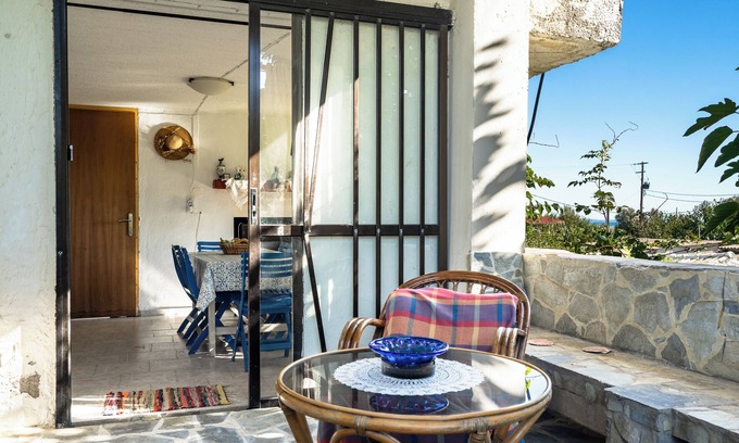 Gastouni House | Relaxing Holiday Home in Gastouni with Oceanfront Views