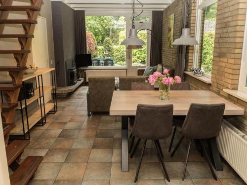 Bisselt House | Holiday Home in Gelderland near Nature Trails, cleaning included