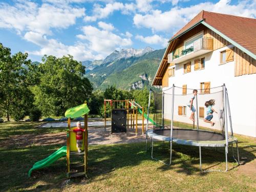 Giez Apartment | Holiday home in Haute-Savoie near Lake Annecy