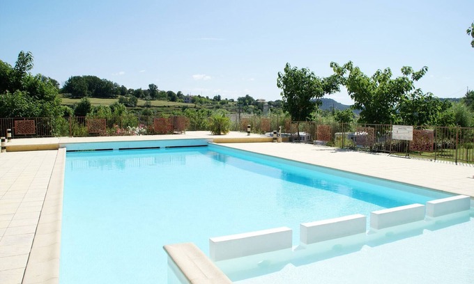 Les Assions House | Tranquil Holiday Retreat with Pool in Les Assions