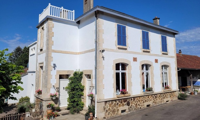 Neuvic-Entier House | Historic Schoolhouse Retreat in a Peaceful Setting