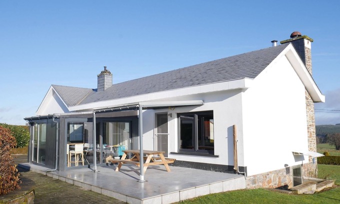 Lierneux House | Perfect Holiday Home with Garden, Pet Friendly & Breakfast