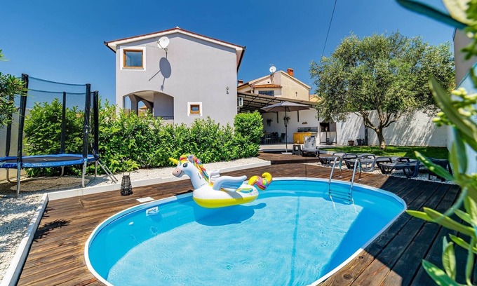 Loborika House | Holiday home in Loborika with Private Pool