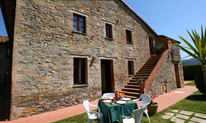 Collesanto Cottage | Cozy Retreat at Belvilla by OYO with Pool and Breakfast