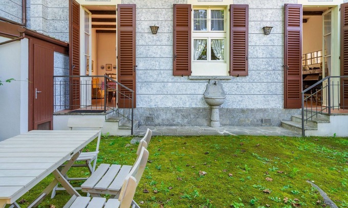 Meina House | Holiday Home in Meina with Lake Views