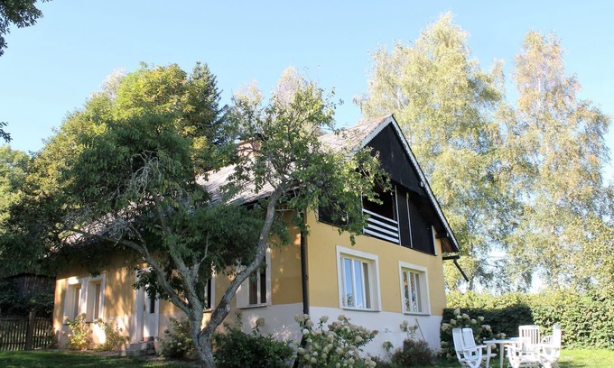 Milire House | Spacious Holiday Home for Eight on Expansive Property