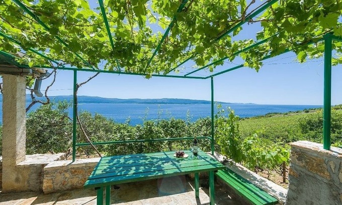 Murvica House | Picturesque Holiday Home in Murvica with Ocean Views