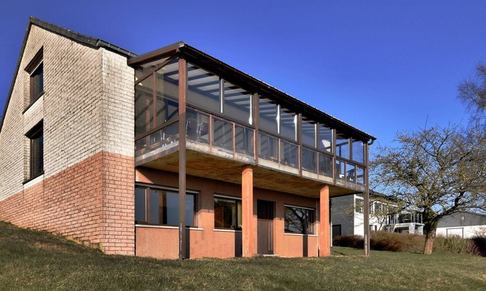 Nadrin House | Inviting Holiday Home in Nadrin with Private Terrace & Pool
