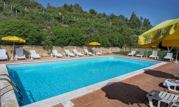 Paciano House | Family-Friendly Getaway at Belvilla by OYO Due Laghi