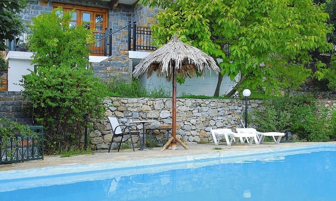 Prina House | Cozy Holiday Home in Prina with Pool near Agios Nikolaos