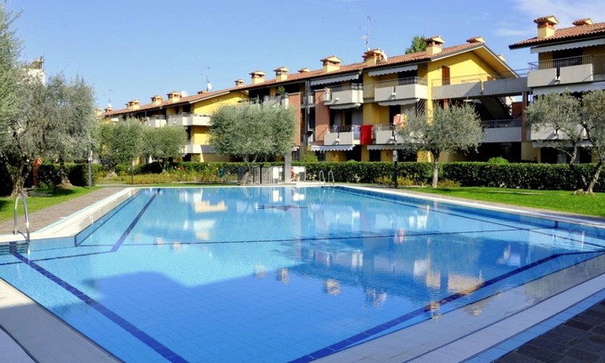 Lugana House | Elegant Holiday Home in Sirmione with Inviting Pool