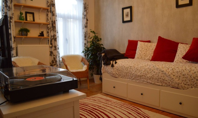 Ypres House | Cozy Holiday Home in the Heart of Ypres with Spa Amenities