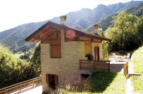 Tiarno di Sotto House | Comfortable Holiday Home in Tiarno di Sotto for Families