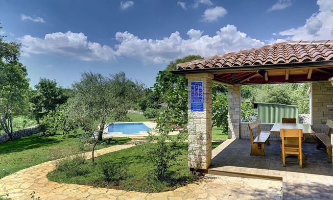 Valtura House | Inviting Valtura Holiday Home with Pool Access for Families