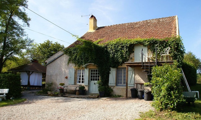 Vitry-Lache House | Family-Friendly Rural Retreat Near Vitry-Laché